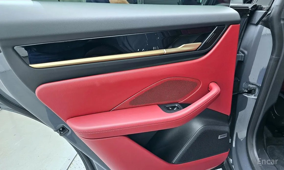 Porsche Macan 2024 Base 4