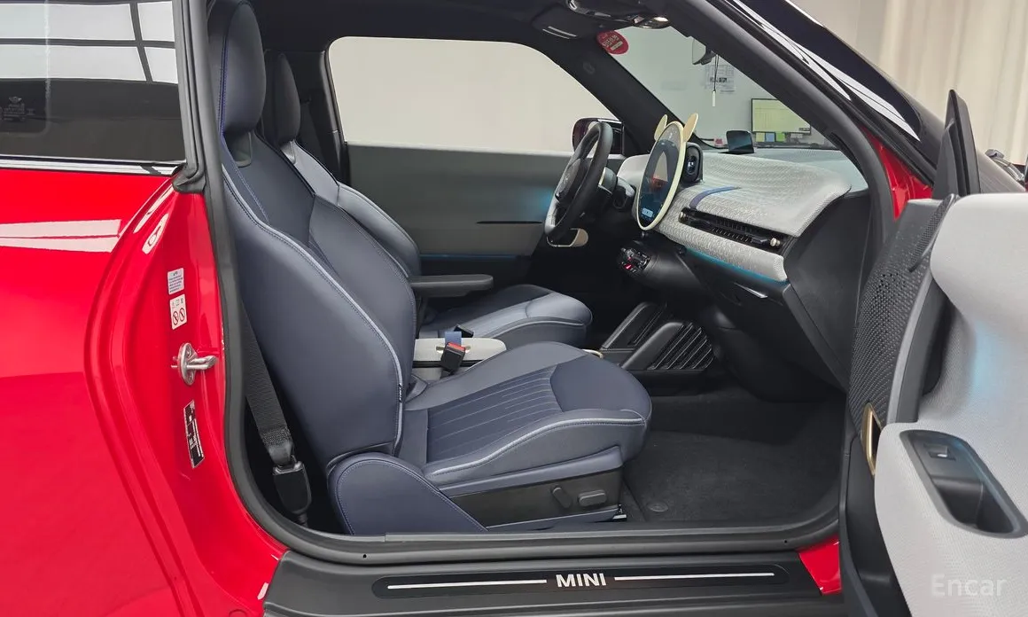 Mini Cooper 2025 SE Favoured