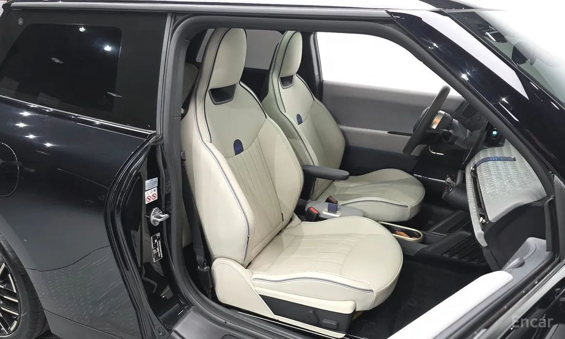 Mini Cooper 2025 SE Favoured