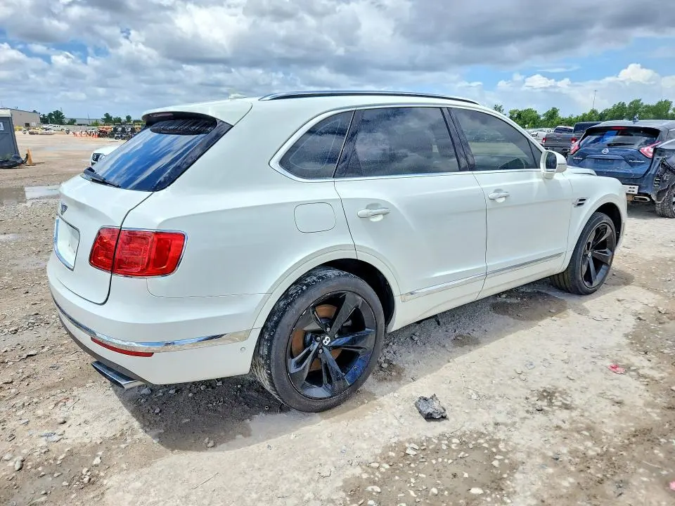 BENTLEY ALL OTHER 2018 VIN SJAAC2ZV0JC018473