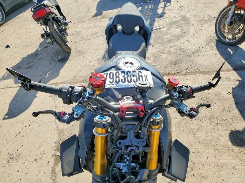 DUCATI STREETFIGH 2022