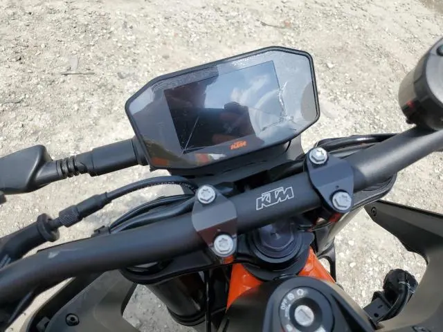 KTM 890 DUKE R 2023