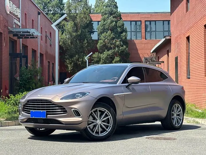 Aston Martin DBX 2023 2023款 3.0T STRAIGHT-SIX