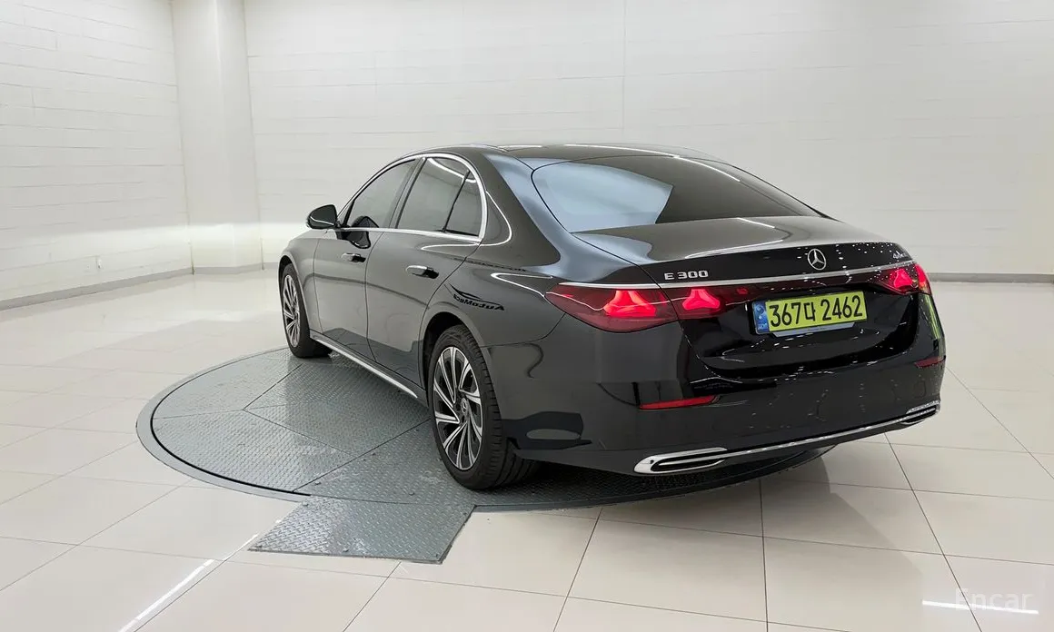 Mercedes-Benz E-Class 2024 E300 4MATIC Exclusive
