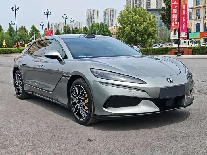 Denza Z9GT 2026 2026款 易三方闪充尊荣型