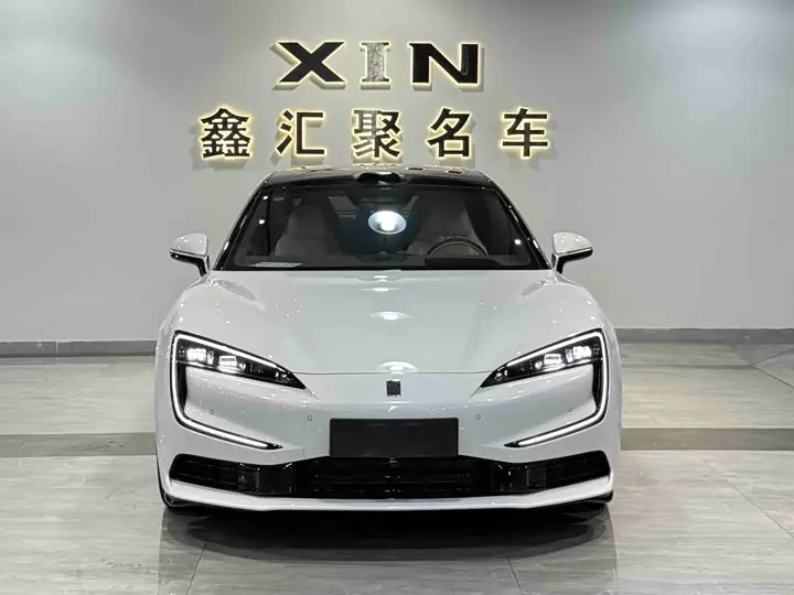 BYD Yangwang U7 2025 2025款 PHEV 五座豪华版