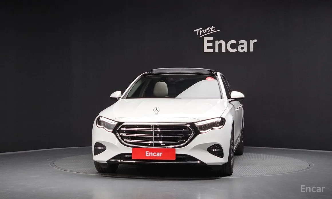 Mercedes-Benz E-Class 2024 E300 4MATIC Exclusive