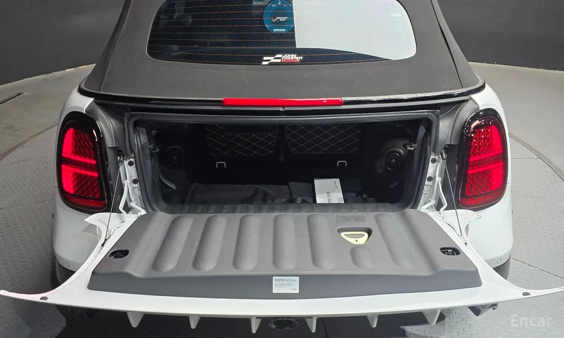 Mini Cooper Convertible 2025 JCW
