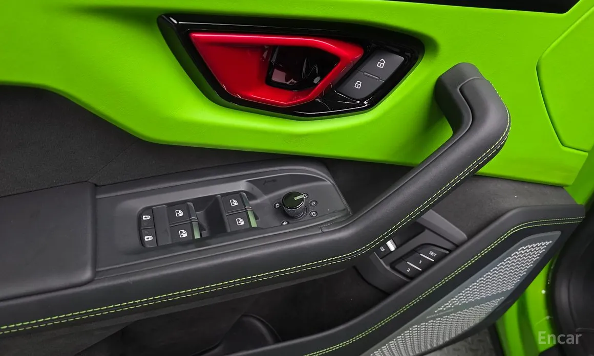 Lamborghini Urus 2018 4.0 V8 SE