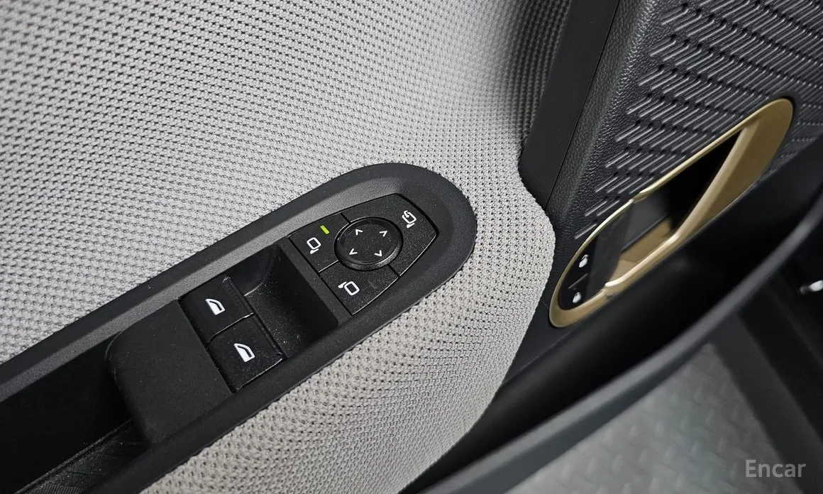 Mini Cooper 2025 SE Favoured