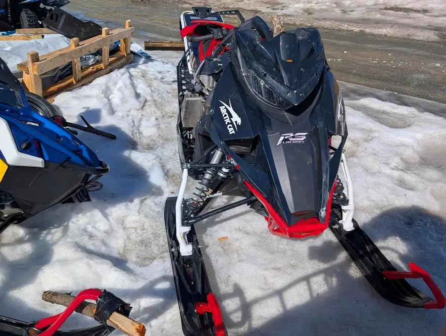 ARCTIC-CAT M 8000 2021