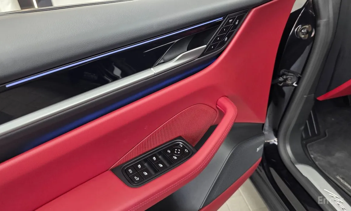 Porsche Macan 2024 Base 4