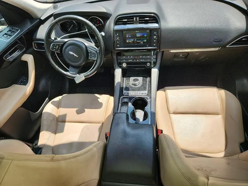 JAGUAR F-PACE 2017 VIN SADCJ2BV1HA883924