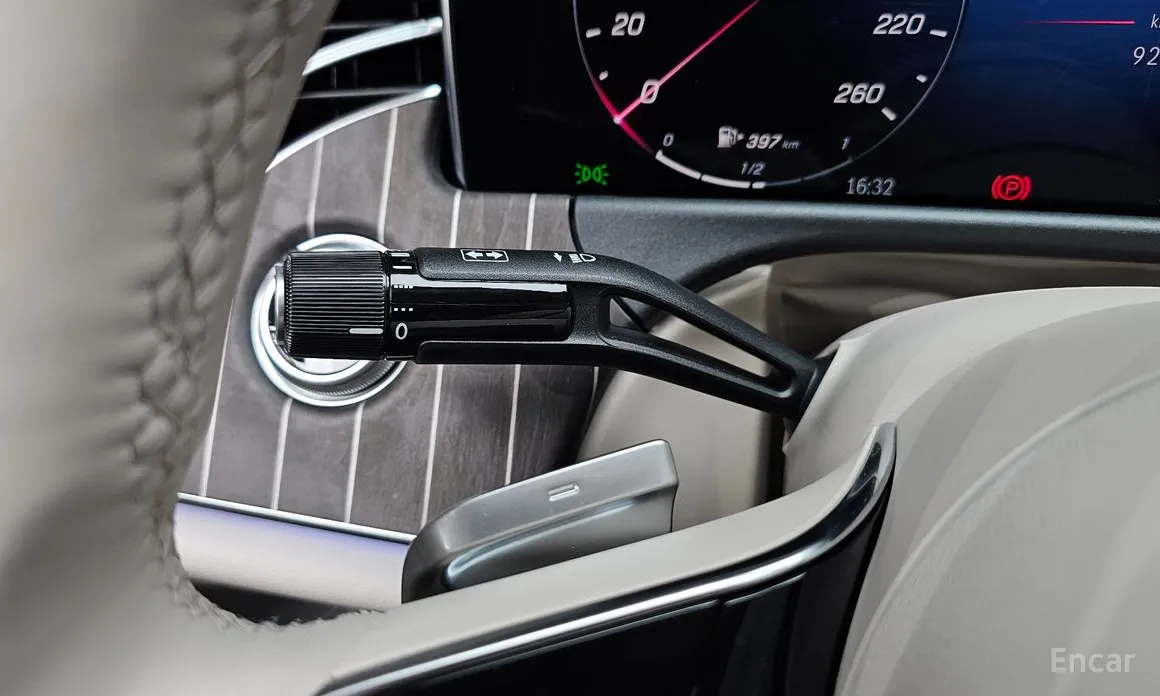 Mercedes-Benz E-Class 2024 E300 4MATIC Exclusive