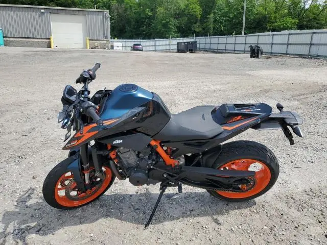 KTM 890 DUKE R 2023