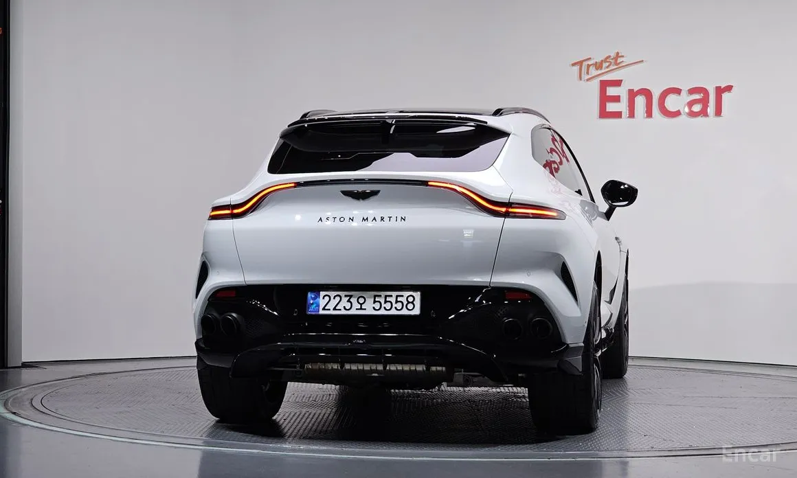 Aston Martin DBX 2020 4.0 V8 707