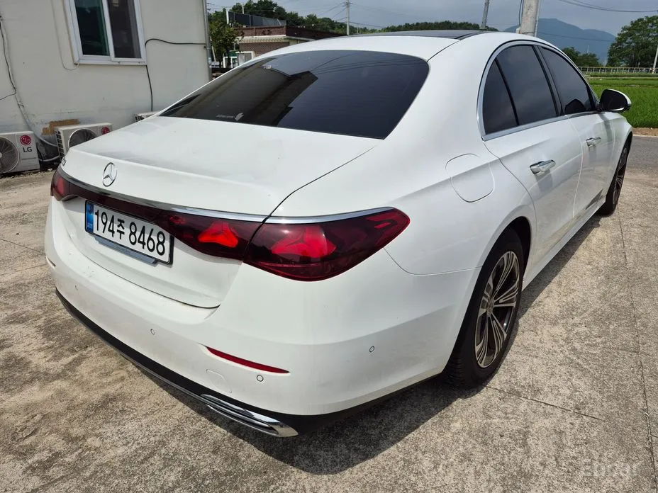 Mercedes-Benz E-Class 2024 E200 Avantgarde