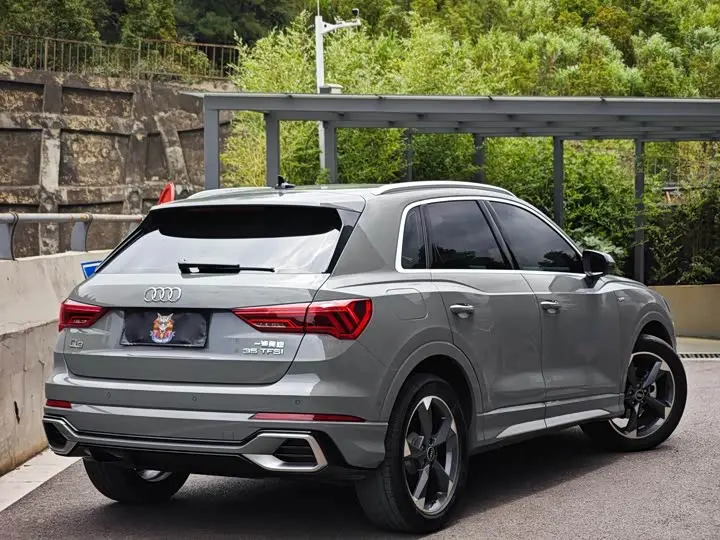 Audi Q3 2024 2024款 35 TFSI RS套件燃速型