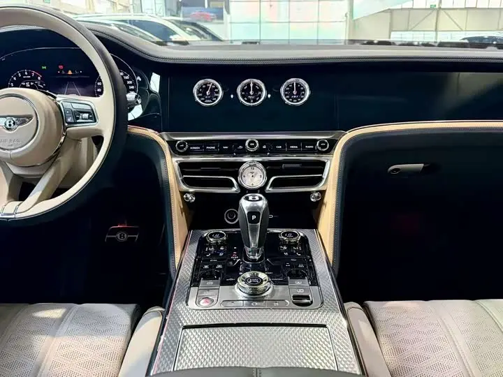 Bentley Flying Spur Hybrid 2026 2026款 4.0T V8 Mulliner