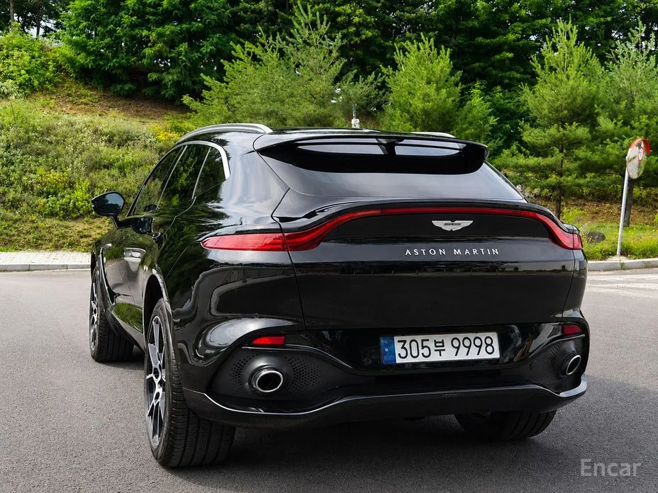Aston Martin DBX 2020 4.0 V8
