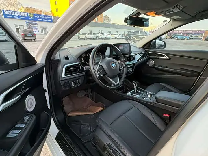 BMW 1 Series 2023 2023款 120i M运动曜夜版