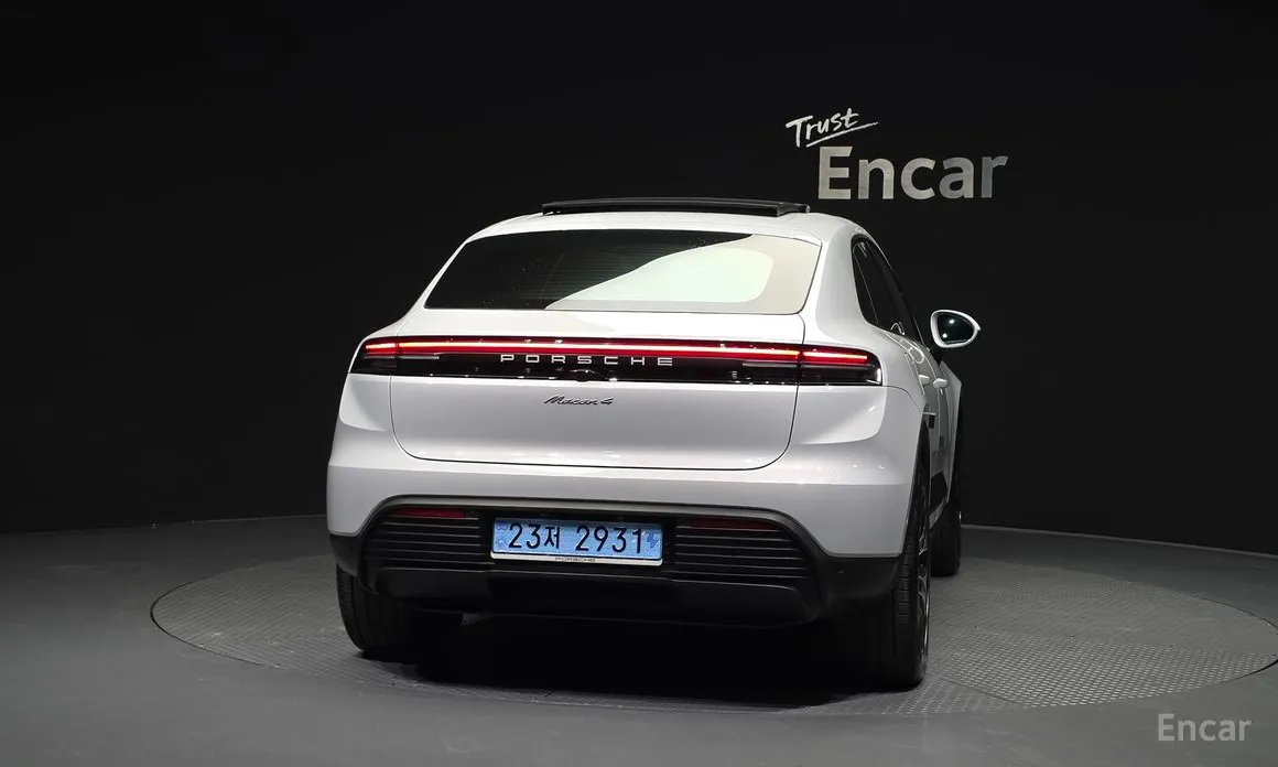 Porsche Macan 2024 Base 4