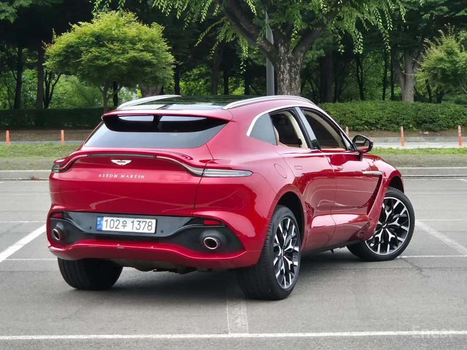 Aston Martin DBX 2020 4.0 V8