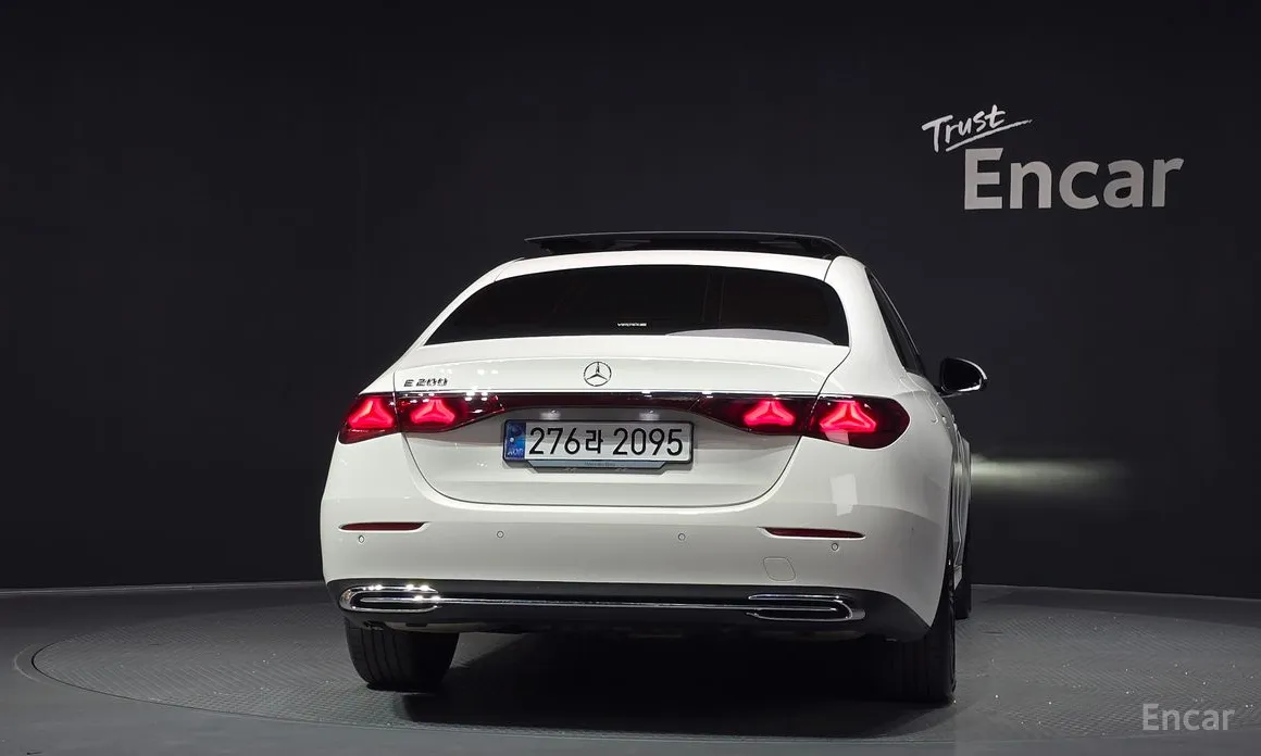 Mercedes-Benz E-Class 2024 E200 Avantgarde