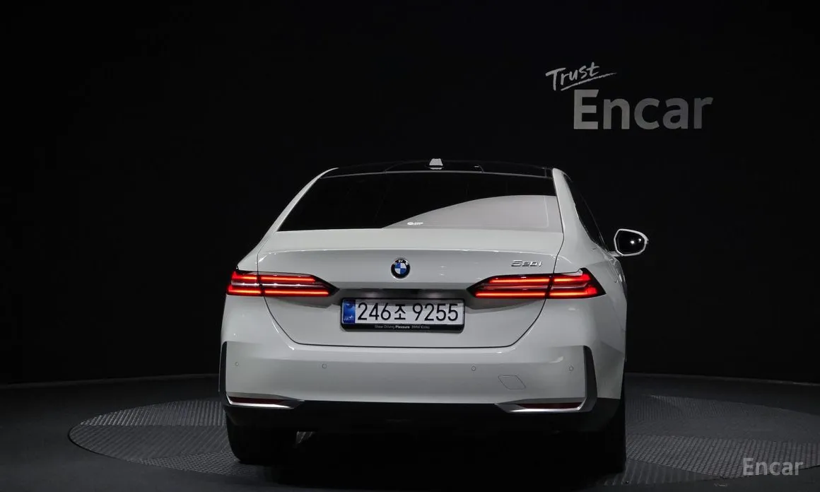 BMW 5 Series 2023 520i