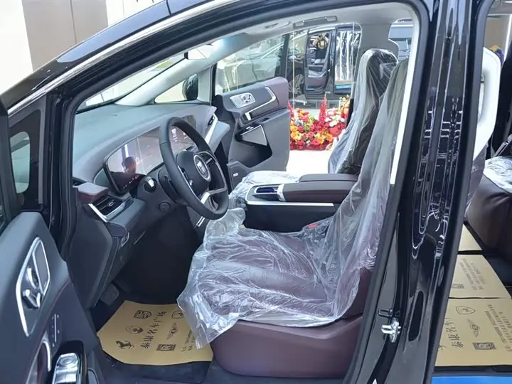 Buick GL8 Century 2027 2027款 2.0T 七座礼遇版