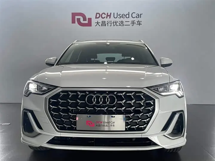 Audi Q3 2025 2025款 45周年典藏版 40TFSI 时尚动感型