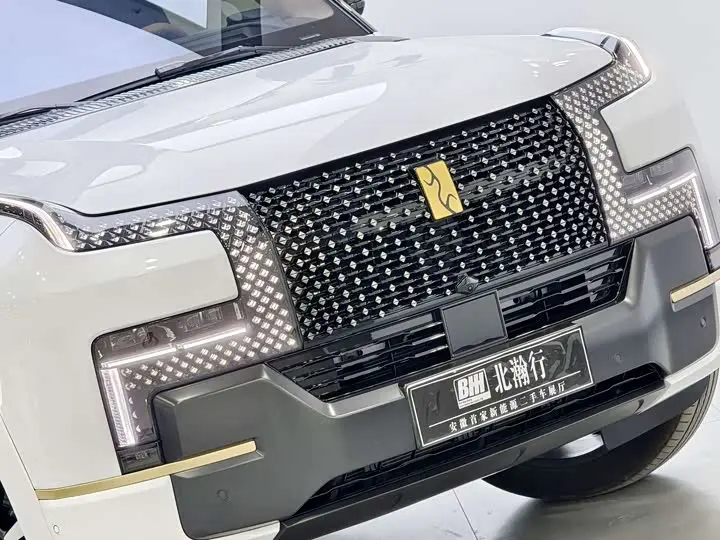 BYD Yangwang U8 2025 2025款 鼎世版
