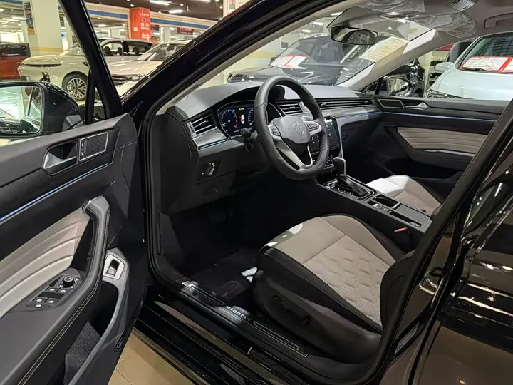 Volkswagen Magotan 2026 2026款 3000万辆甄选款 380TSI DSG豪华型