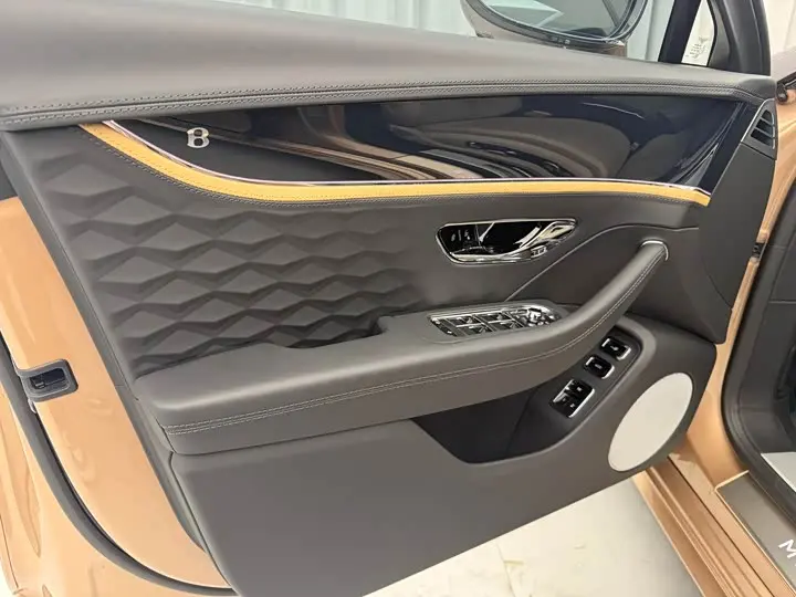 Bentley Flying Spur Hybrid 2026 2026款 4.0T V8 Mulliner