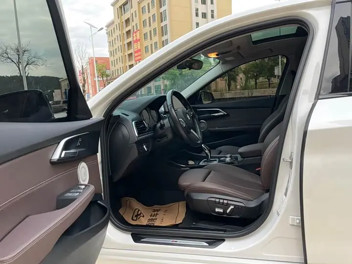 BMW 1 Series 2023 2023款 120i M运动曜夜版