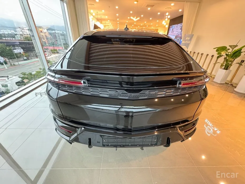 Lamborghini Urus 2018 4.0 V8 SE