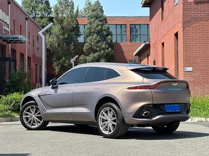 Aston Martin DBX 2023 2023款 3.0T STRAIGHT-SIX