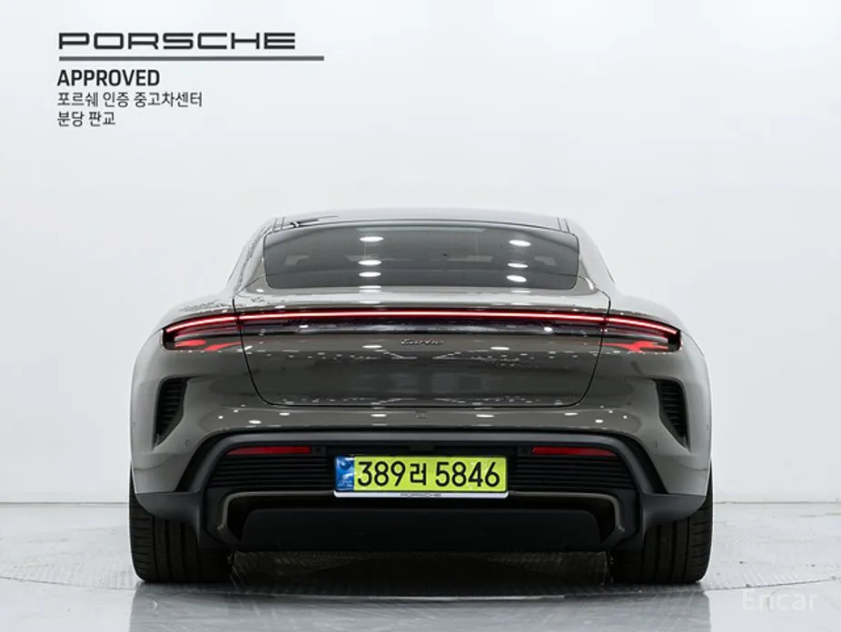 Porsche Taycan 2020 Turbo