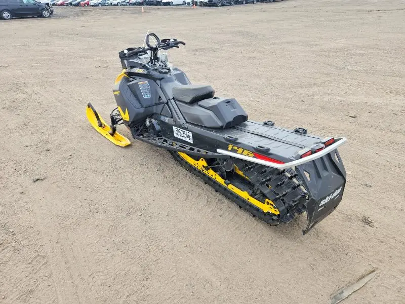 SKI-DOO SUMMIT NEO 2024
