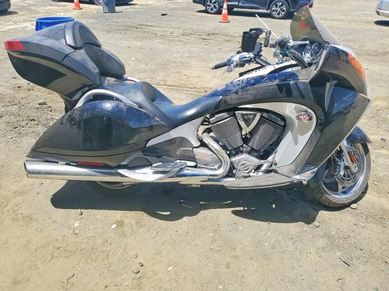 VICTORY MOTORCYCLE 2009