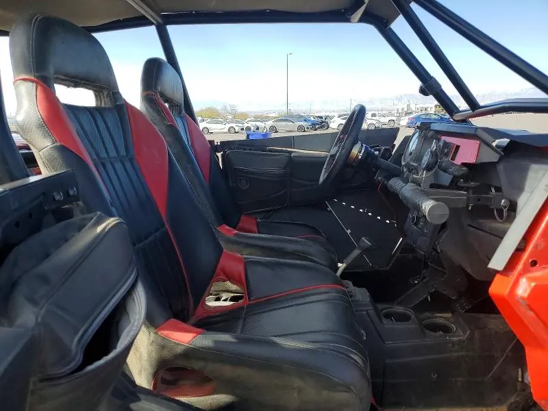 POLARIS SIDEBYSIDE 2015