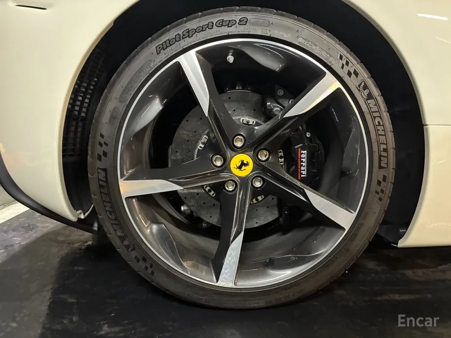 Ferrari SF90 2021 4.0