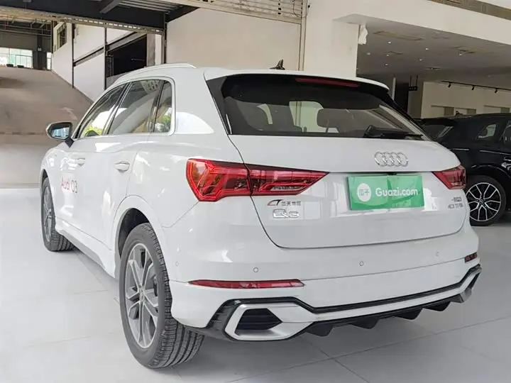 Audi Q3 2025 2025款 45周年典藏版 40TFSI 时尚动感型