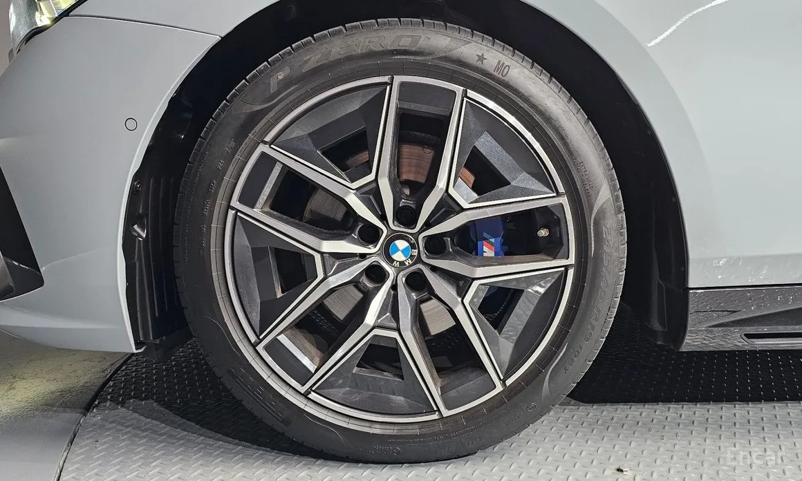 BMW 5 Series 2023 520i M Sport