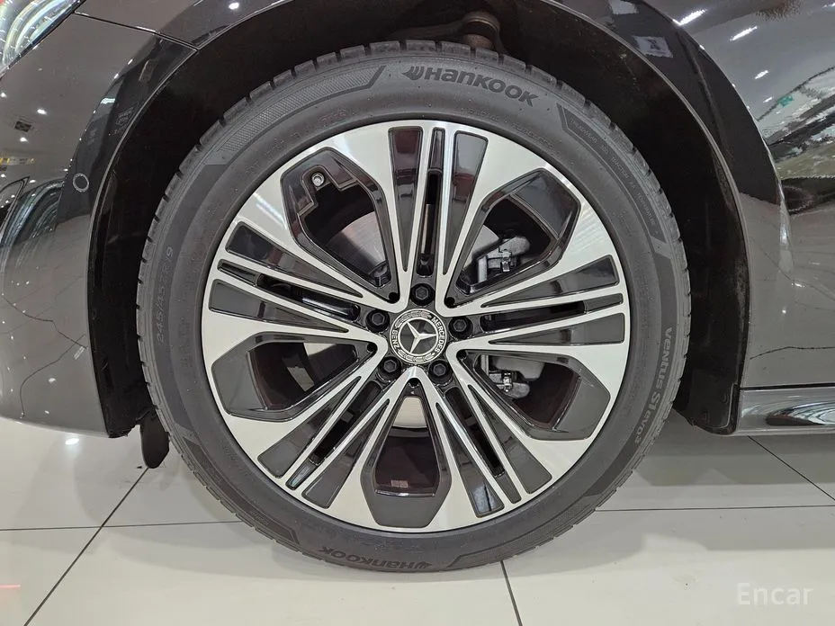 Mercedes-Benz E-Class 2024 E220d 4MATIC Exclusive