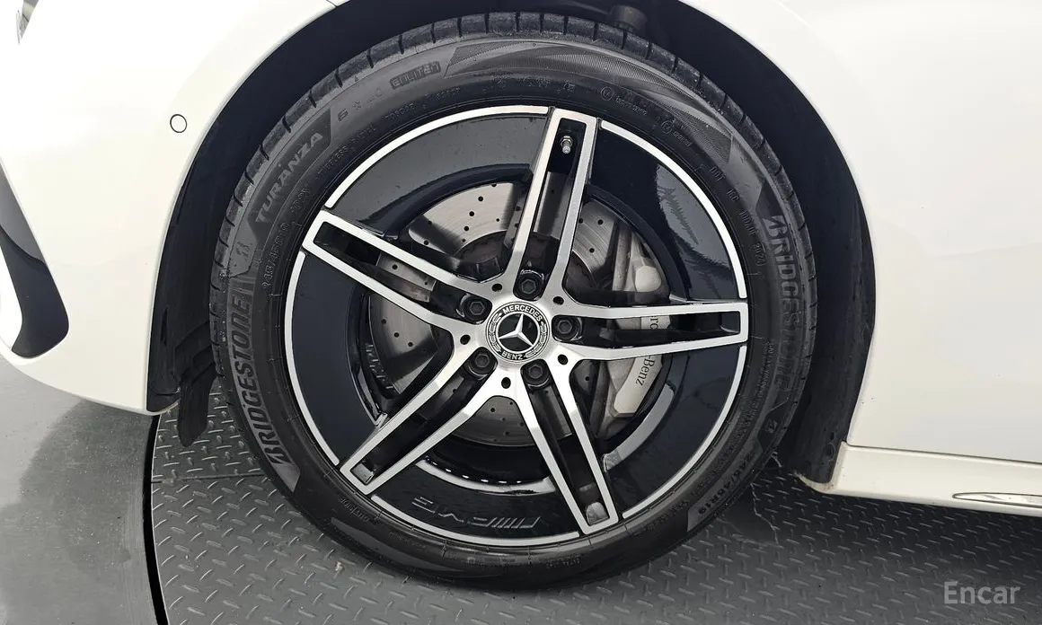 Mercedes-Benz E-Class 2024 E300 4MATIC AMG Line