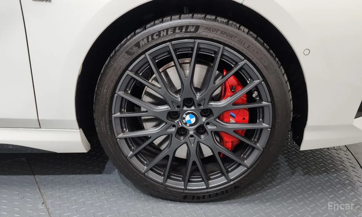 BMW 1 Series 2025 M135 xDrive Pro First Edition