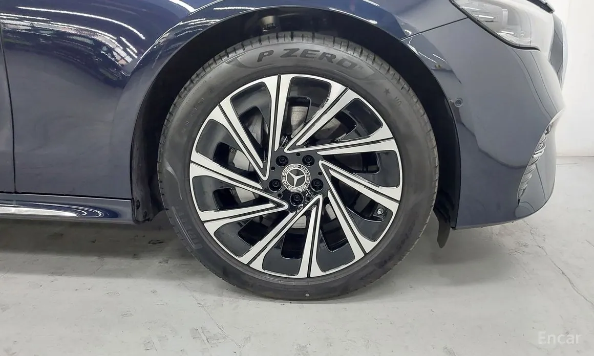 Mercedes-Benz E-Class 2024 E300 4MATIC Exclusive