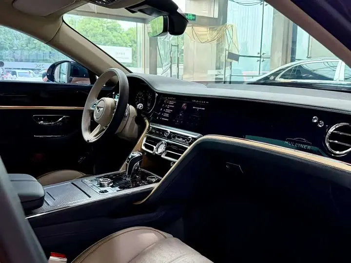 Bentley Flying Spur Hybrid 2026 2026款 4.0T V8 Mulliner