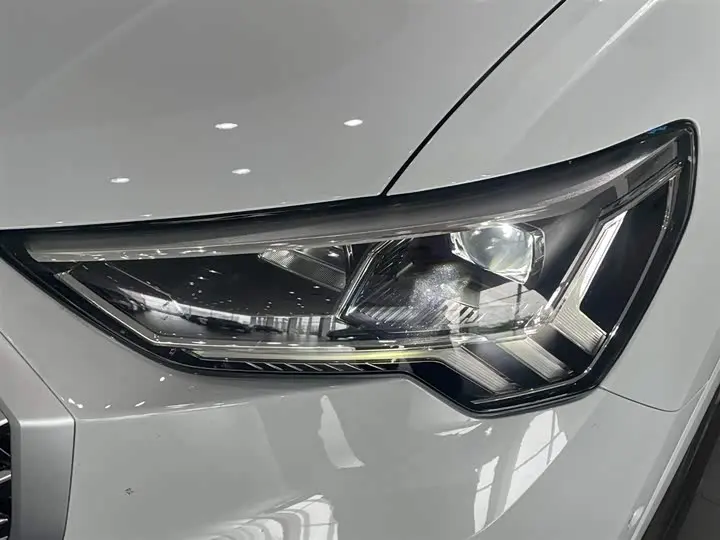 Audi Q3 2025 2025款 45周年典藏版 40TFSI 时尚动感型